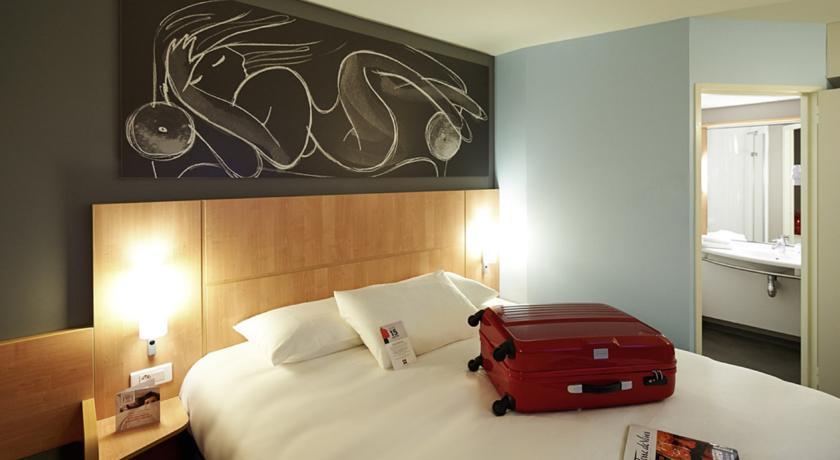 Ibis Yerevan Center Ngoại thất bức ảnh
