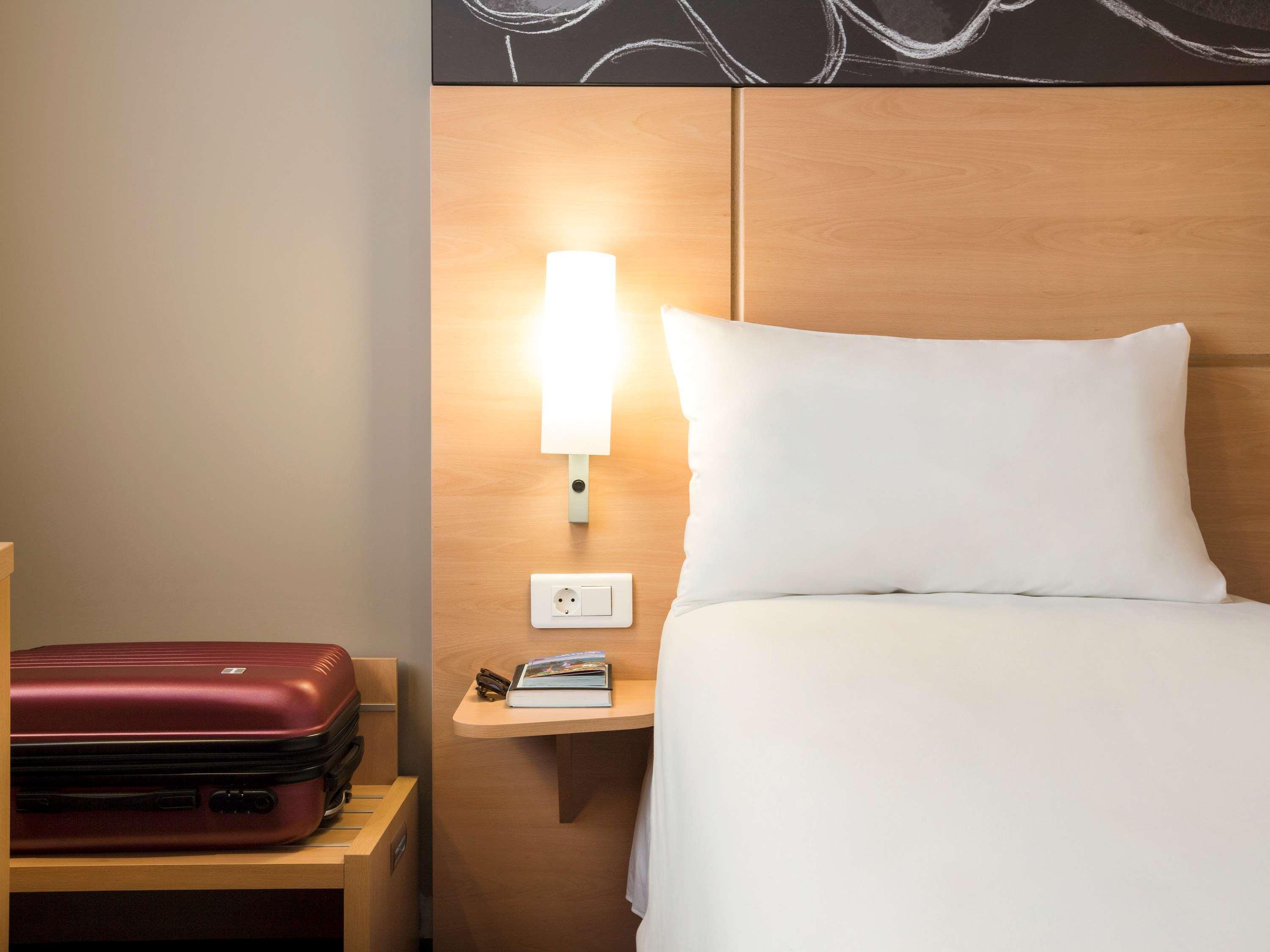 Ibis Yerevan Center Ngoại thất bức ảnh