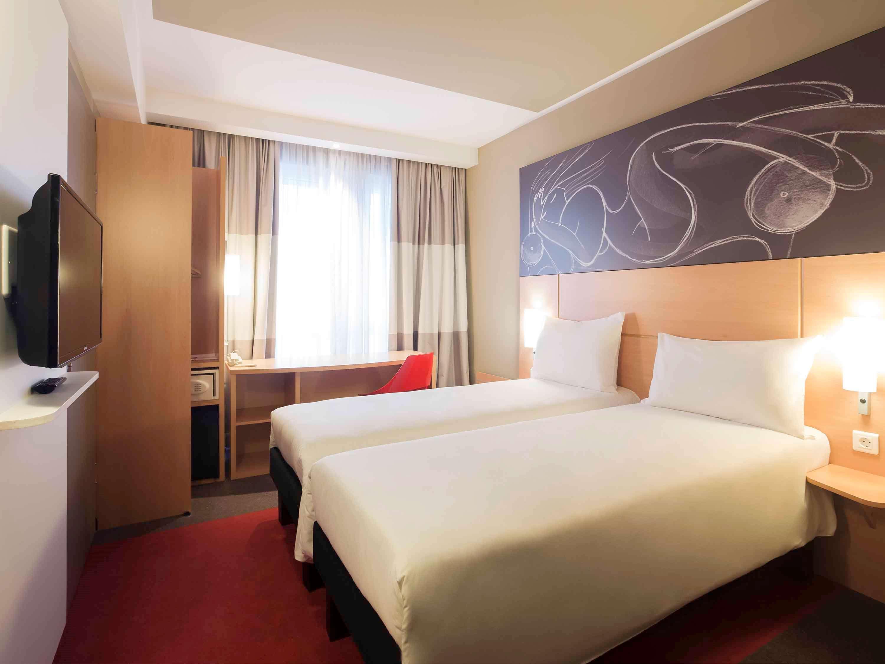 Ibis Yerevan Center Ngoại thất bức ảnh