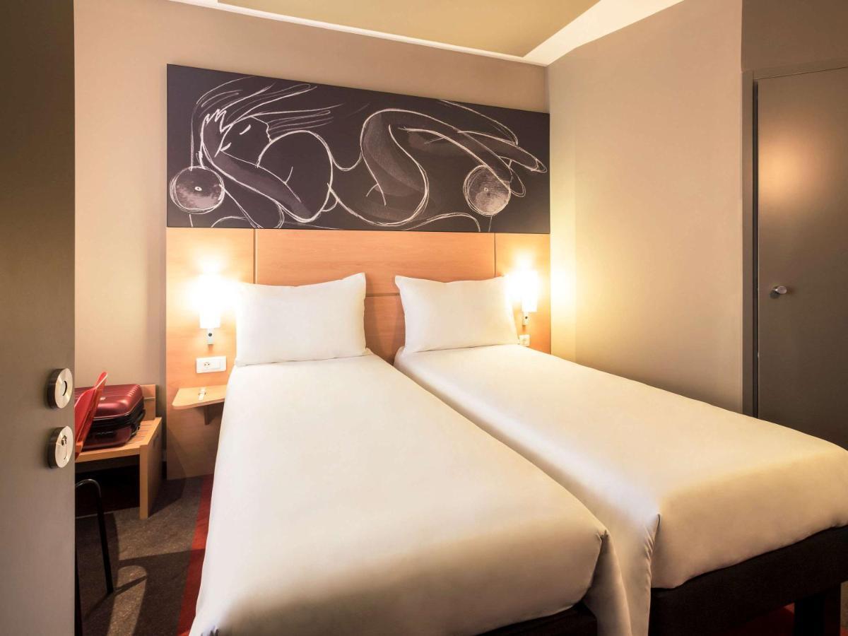 Ibis Yerevan Center Ngoại thất bức ảnh