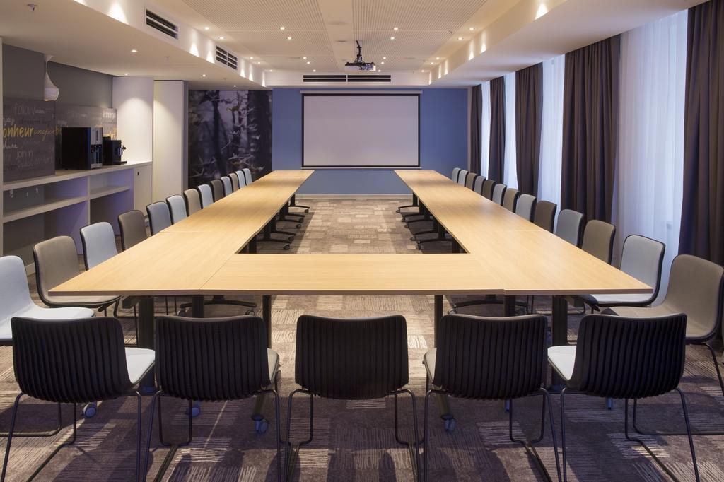 Ibis Yerevan Center Ngoại thất bức ảnh
