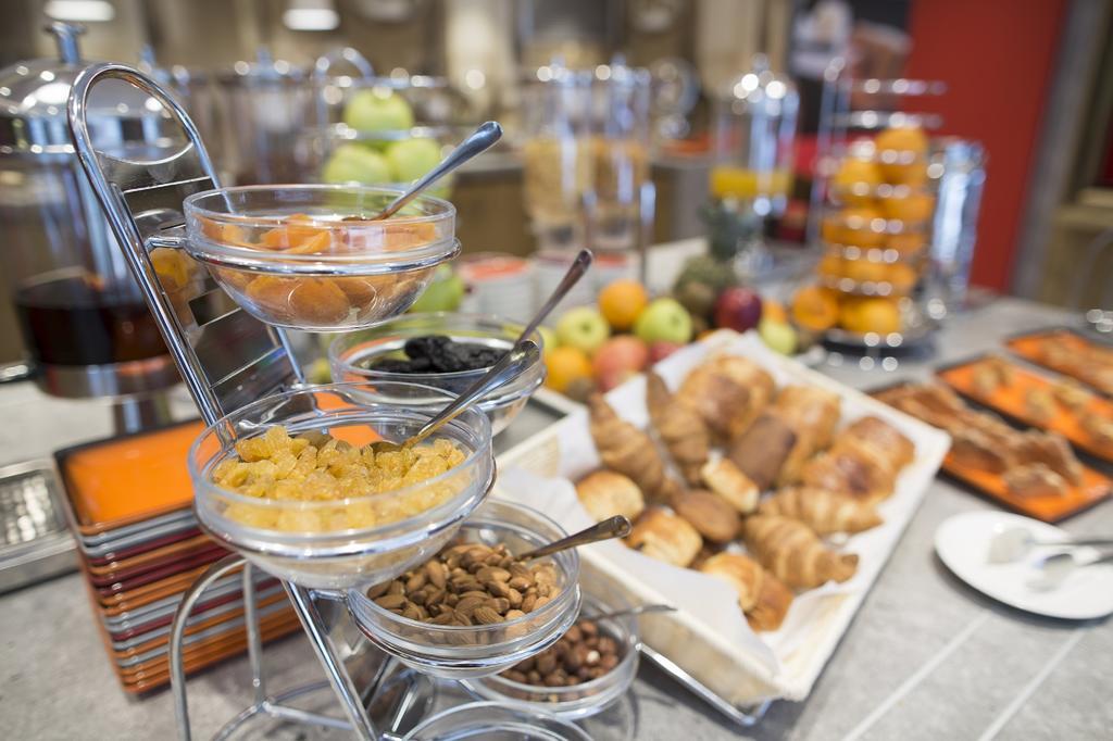 Ibis Yerevan Center Ngoại thất bức ảnh